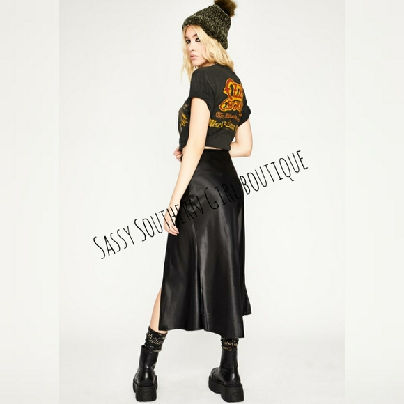 ⭐🆕 Plus Black satin midi skirt - Picture 13 of 16